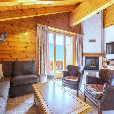 Stunning With Mountain Views *